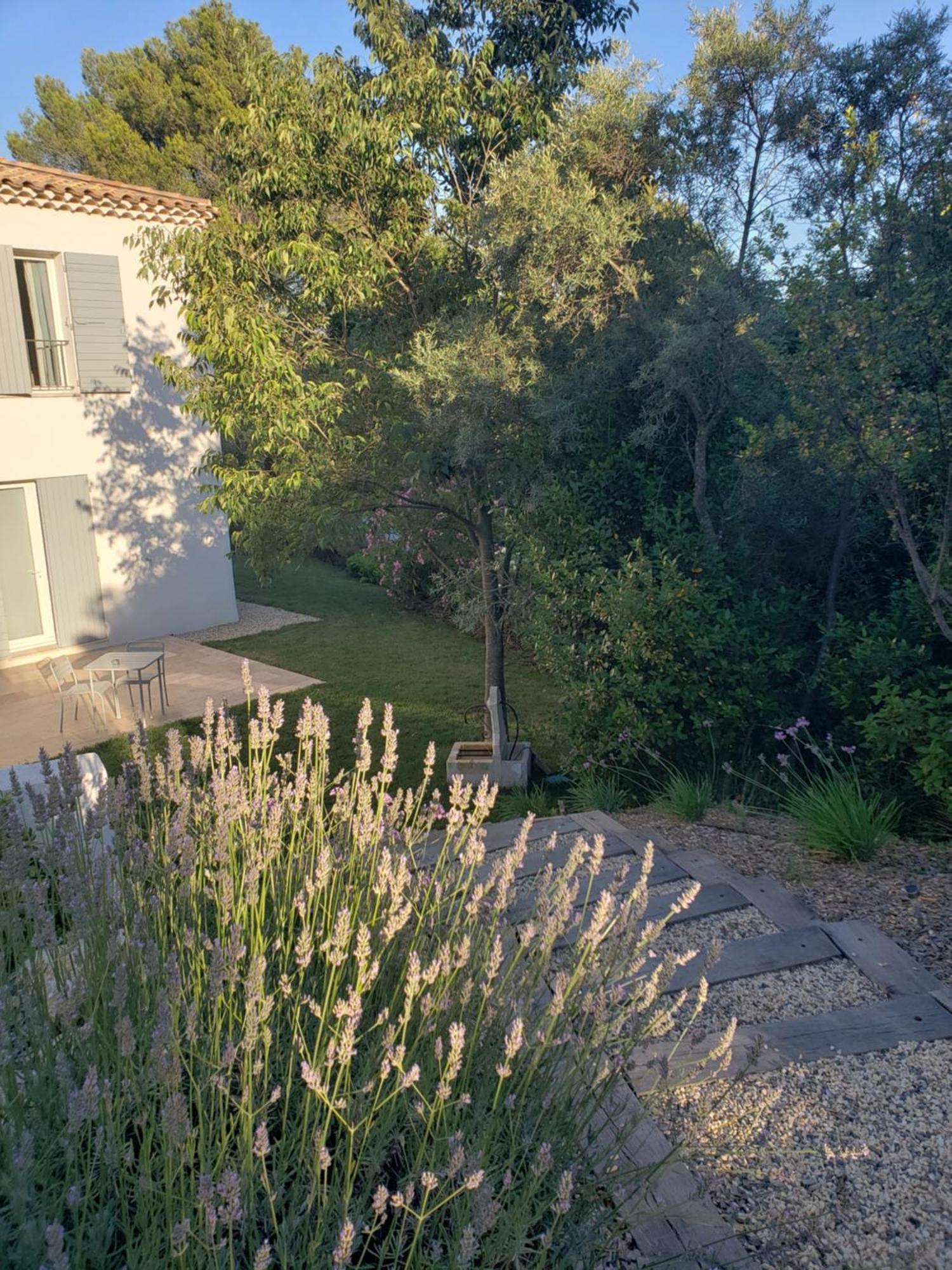 לינה וארוחת בוקר Éguilles La Bastide D'Alix מראה חיצוני תמונה